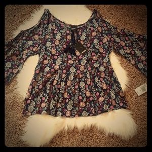 NWT Cold Shoulder Floral Top